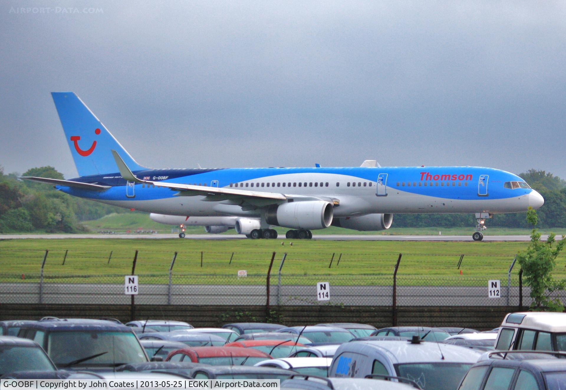G-OOBF, 2004 Boeing 757-28A C/N 33101, Waiting to depart 08R