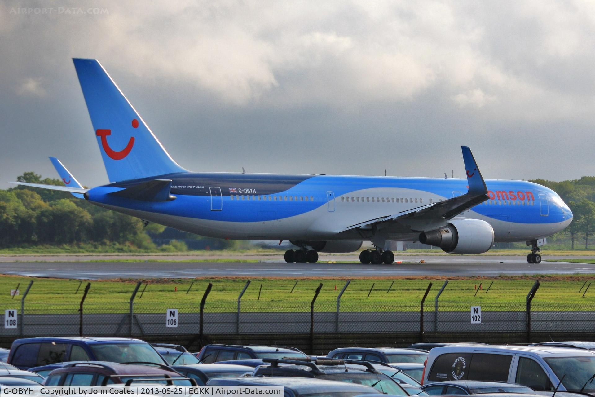 G-OBYH, 1999 Boeing 767-304/ER C/N 28883, Departing 08R