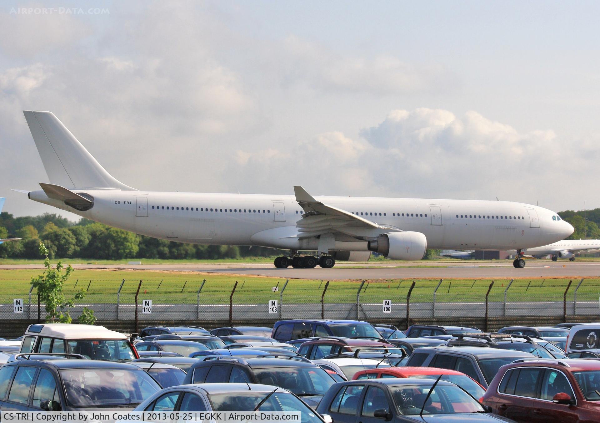 CS-TRI, 1996 Airbus A330-322 C/N 120, HiFly ops for Monarch departs 08R