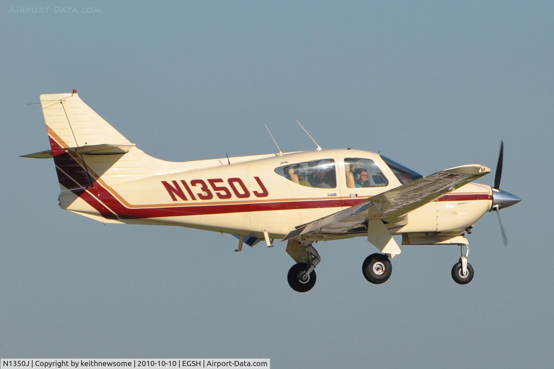 N1350J, 1976 Rockwell International 112B Commander C/N 516, Landing onto runway 09 !