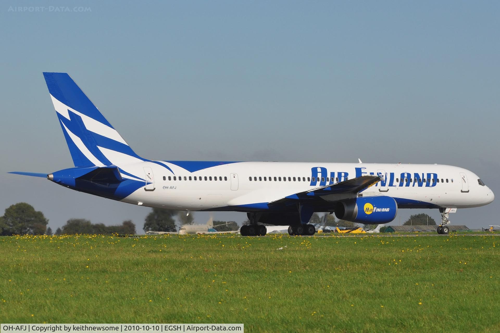 OH-AFJ, 1994 Boeing 757-28A C/N 26269, Leaving following paintwork !