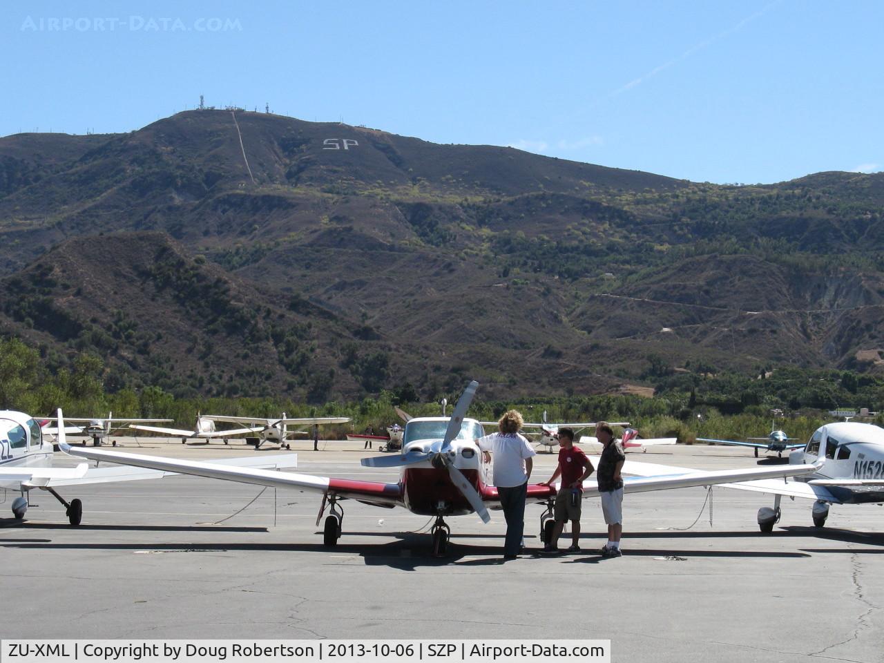 ZU-XML, 2009 Ravin 500 C/N 0905021, 2009 SA Ravin Aircraft CC RAVIN 500, Lycoming IO-540 260 Hp, 160 gal. in integral wing tanks+ferry tank, on Troll Air Round the World Flight, pilot Calle Hedberg with admirers