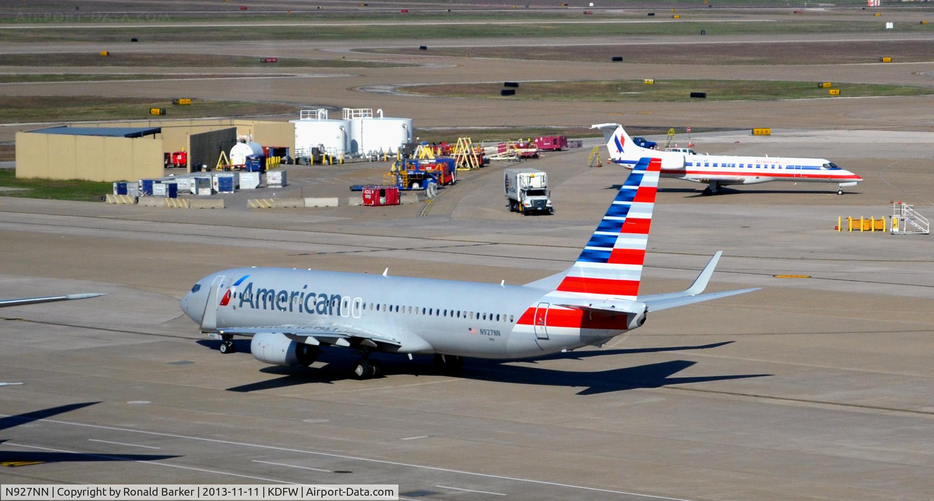 N927NN, 2013 Boeing 737-823 C/N 31171, Taxi DFW