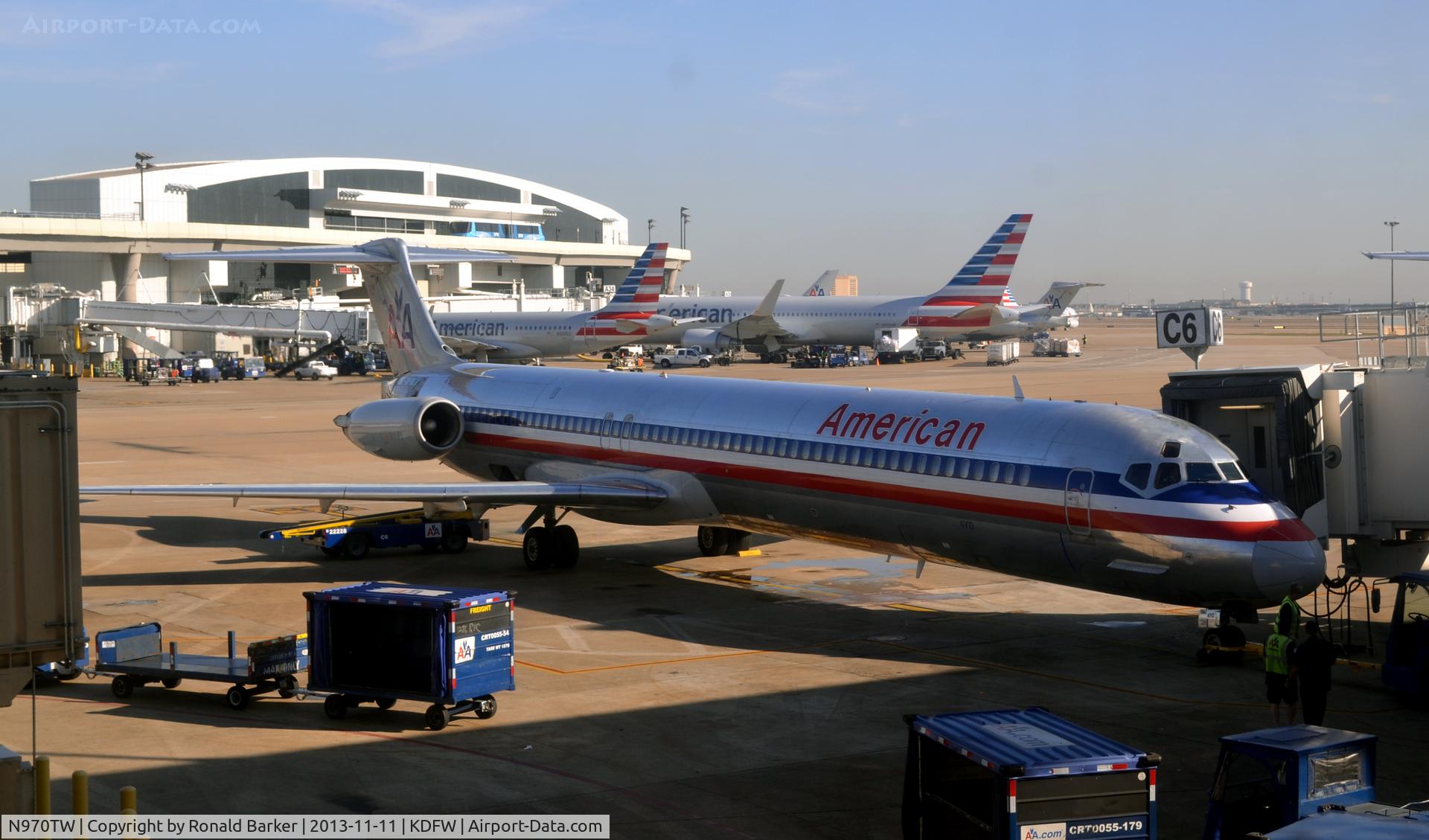 N970TW, 1999 McDonnell Douglas MD-83 (DC-9-83) C/N 53620, Gate C6 DFW