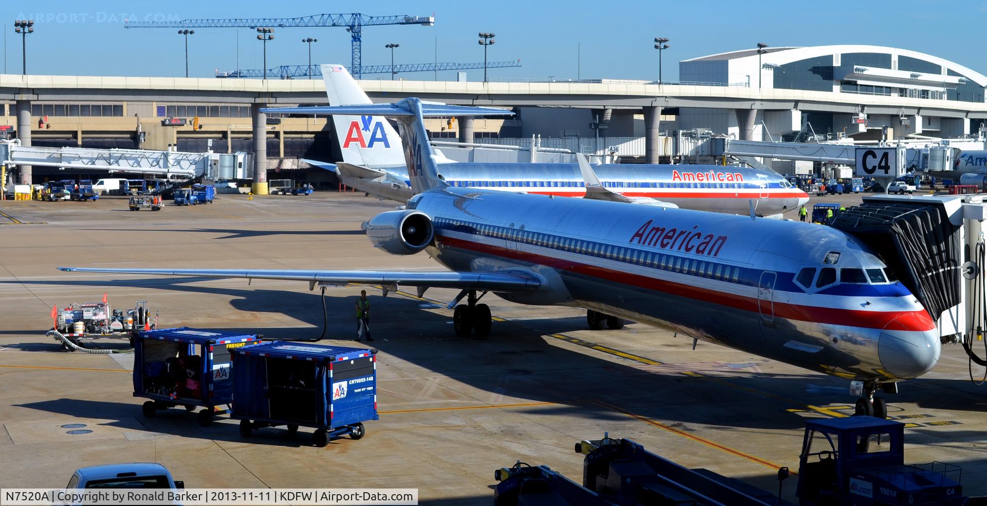 N7520A, 1990 McDonnell Douglas MD-82 (DC-9-82) C/N 49897, Gate C4 DFW