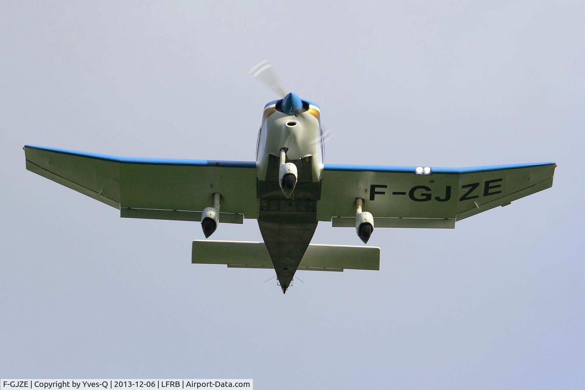 F-GJZE, Robin DR-400-120 Petit Prince C/N 2005, Robin DR-400-120, Short Approach Rwy 25L, Brest-Bretagne Airport (LFRB-BES)