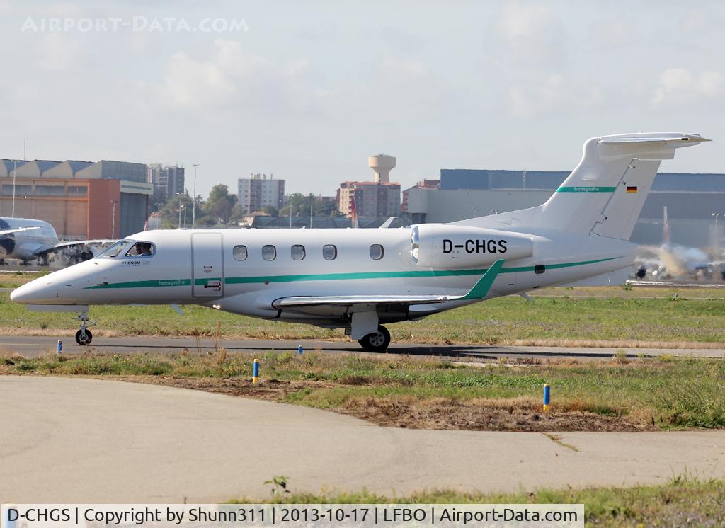 D-CHGS, 2013 Embraer EMB-505 Phenom 300 C/N 50500150, Taxiing holding point rwy 32R for departure