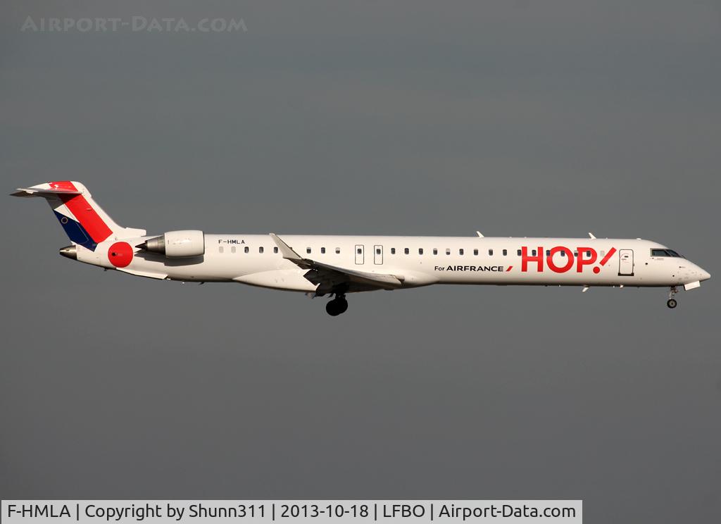F-HMLA, 2010 Bombardier CRJ-1000EL NG (CL-600-2E25) C/N 19004, Landing rwy 14L