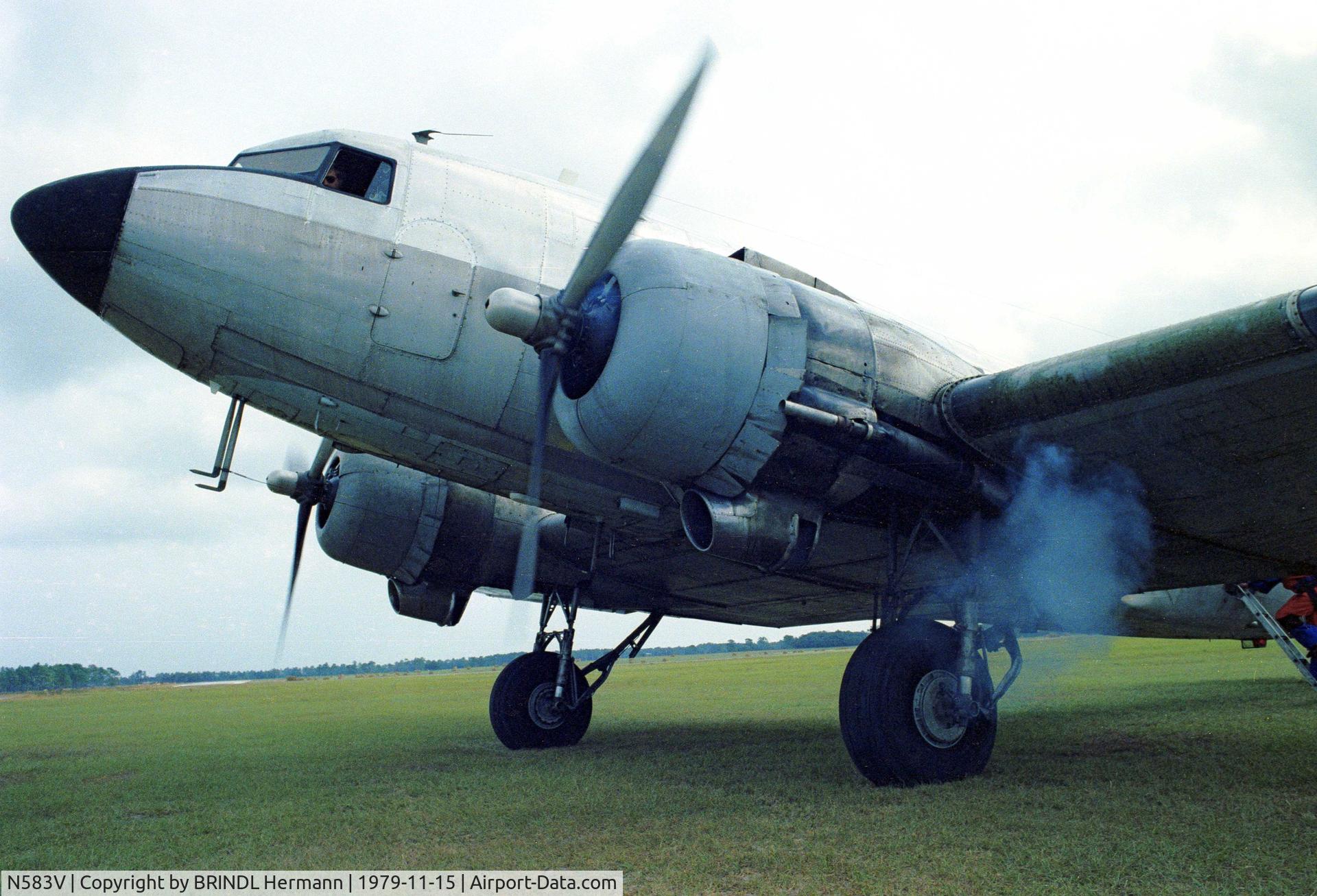 N583V, 1942 Douglas DC3C-S1C3G (C-47A-5-DK) C/N 12369, I am from Austria, I was 1979 for Skydiving in Florida, Zephirhills and make this 9 Fotos
