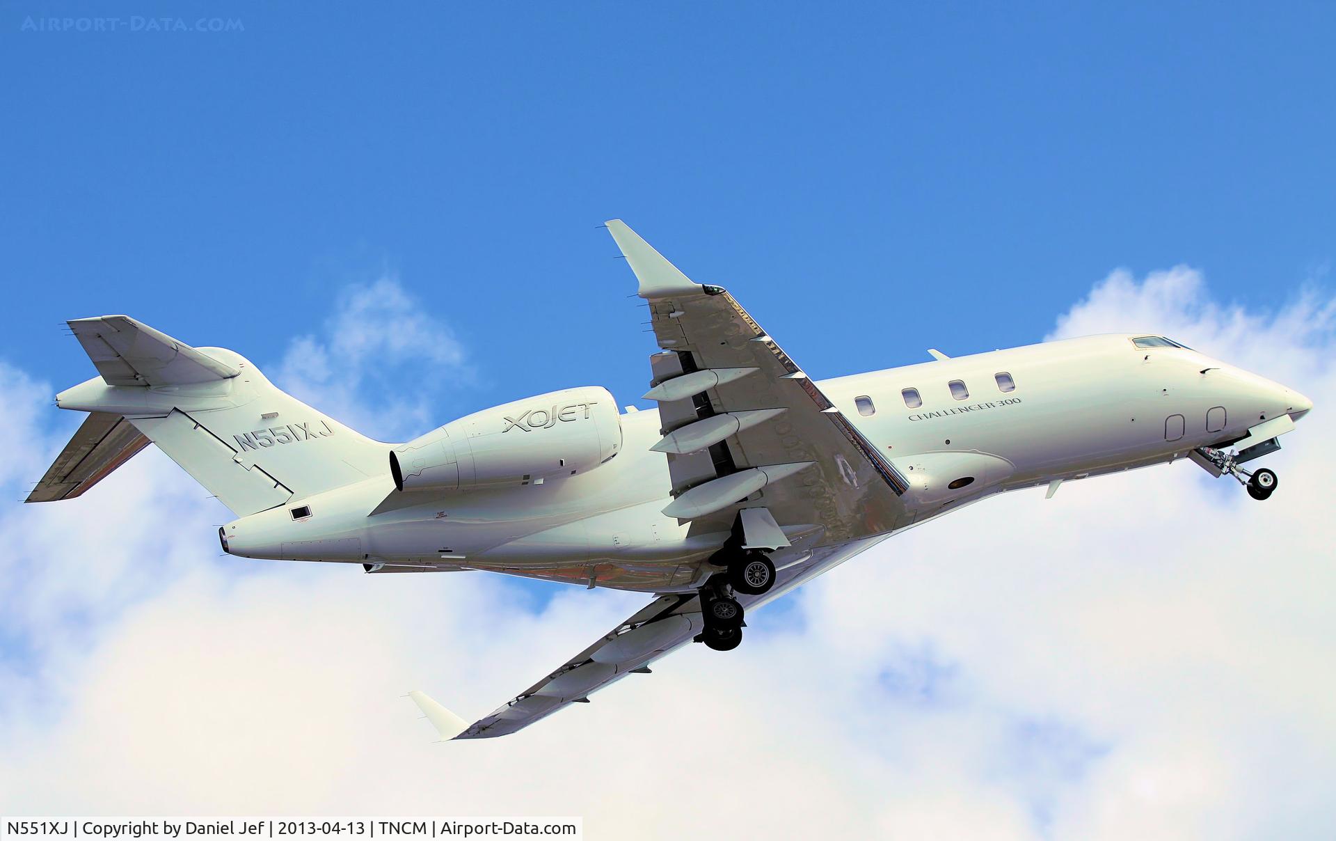 N551XJ, 2011 Bombardier Challenger 300 (BD-100-1A10) C/N 20324, N551XJ