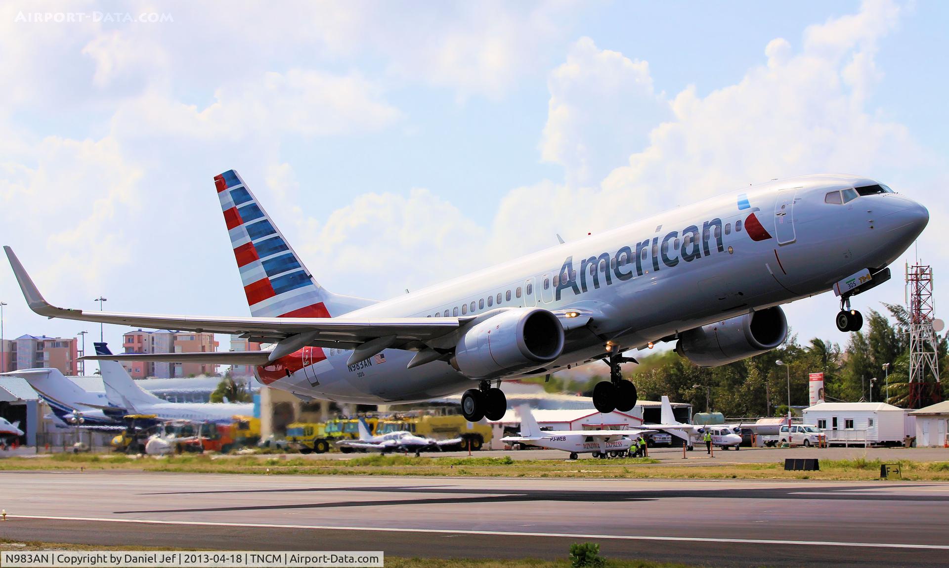 N983AN, Boeing 737-823 C/N 29570, N983AN