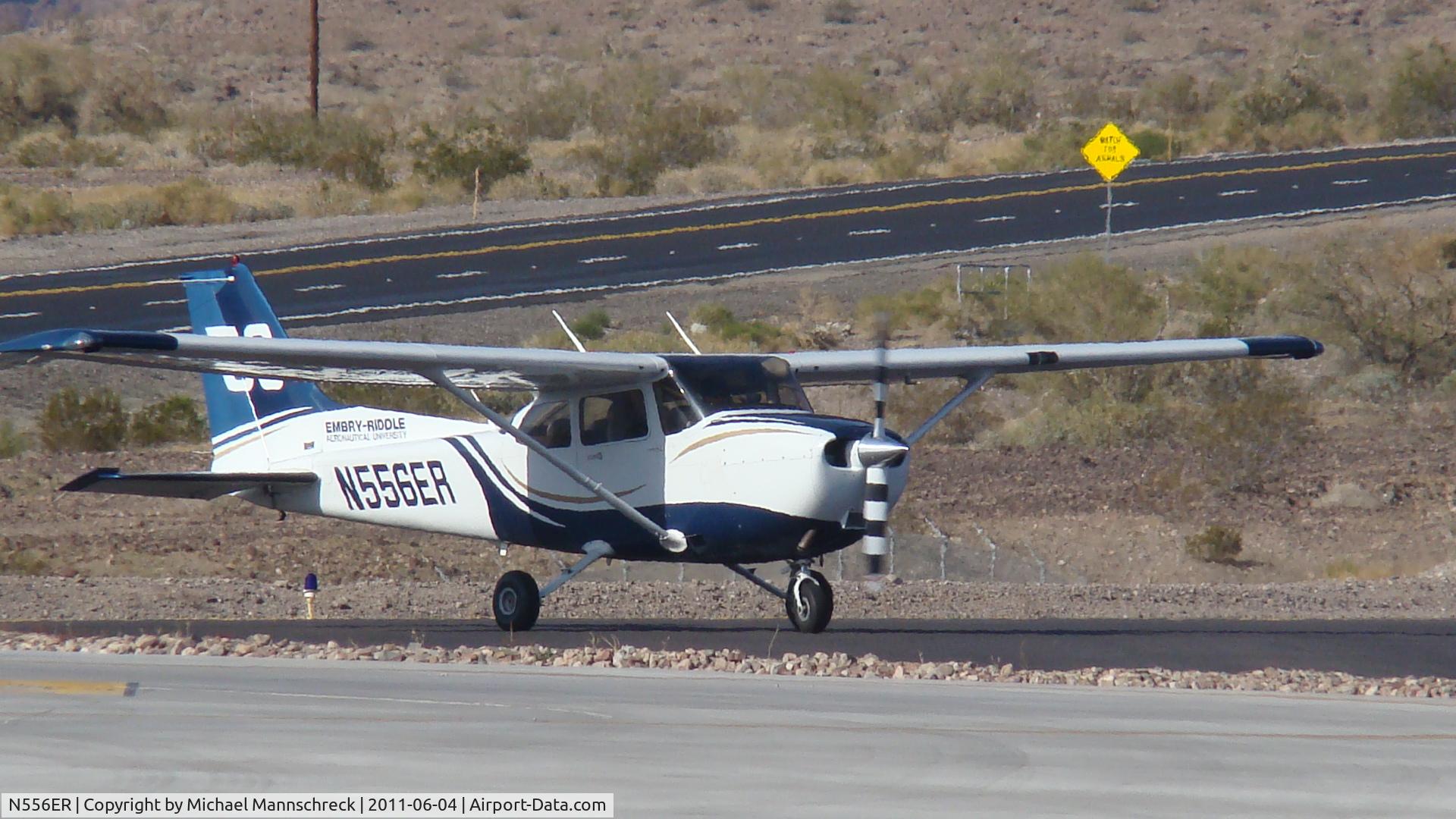 N556ER, 2007 Cessna 172S C/N 172S10561, Taxing some where
