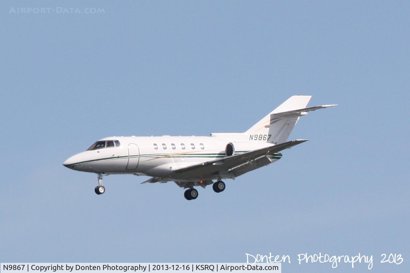 N9867, 2004 Raytheon Hawker 800XP C/N 258678, Raytheon Hawker 800 (N9867) on approach to Sarasota-Bradenton International Airport