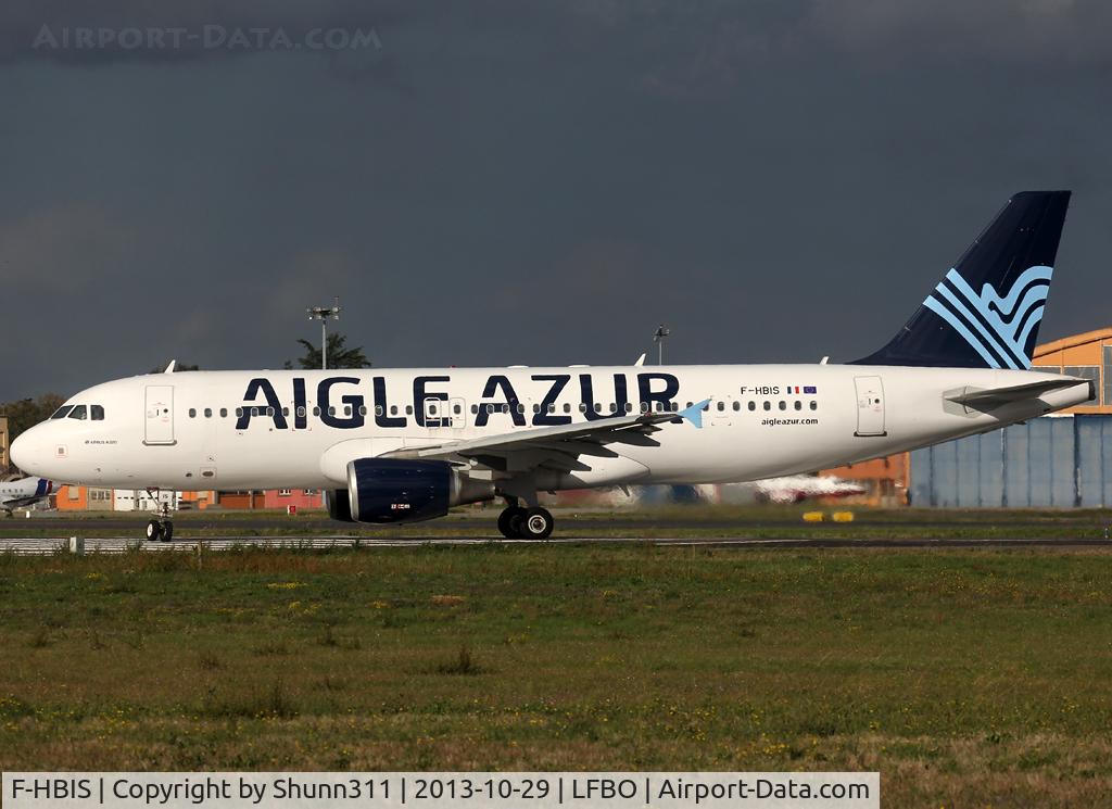 F-HBIS, 2007 Airbus A320-214 C/N 3136, Lining up rwy 32R for departure