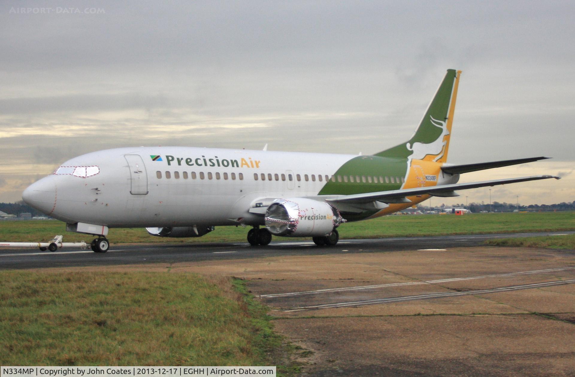 N334MP, 1999 Boeing 737-36N C/N 28596, Being towed to European