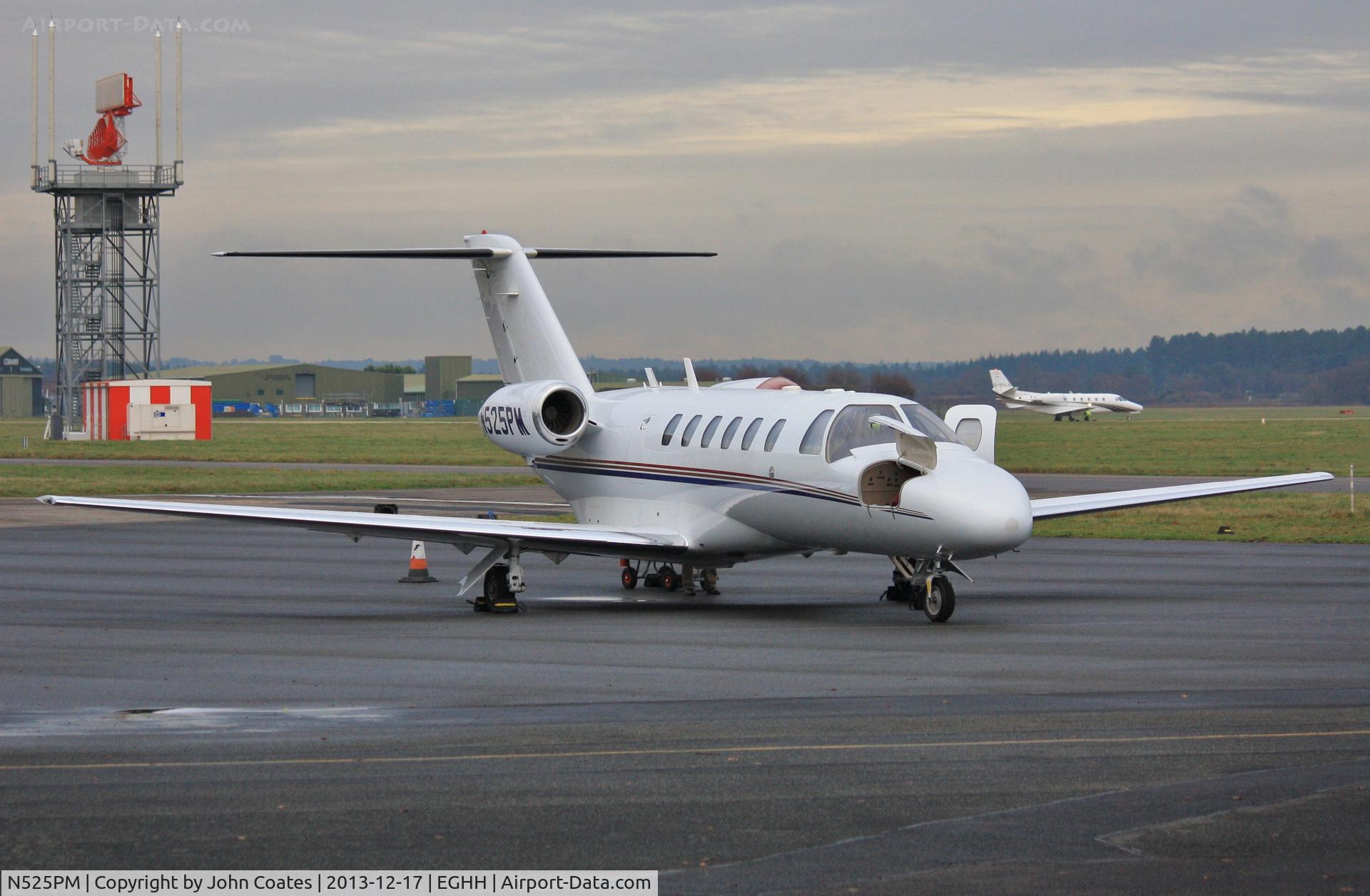 N525PM, 2002 Cessna 525A CitationJet CJ2 C/N 525A-0067, Being prepared for departure