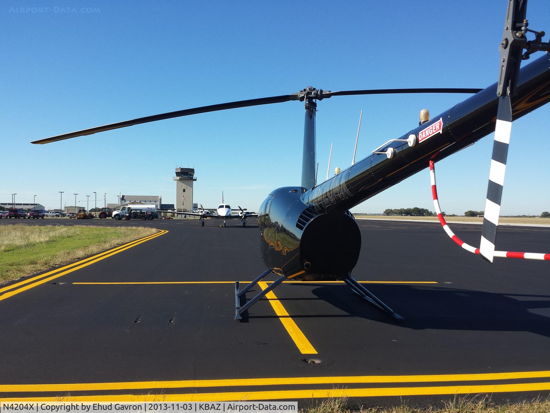 N4204X, Robinson R44 II C/N 12625, Pilot and Co-pilot taking a rest stop to fuel up and have breakfast at IHOP in New Braunfels TX