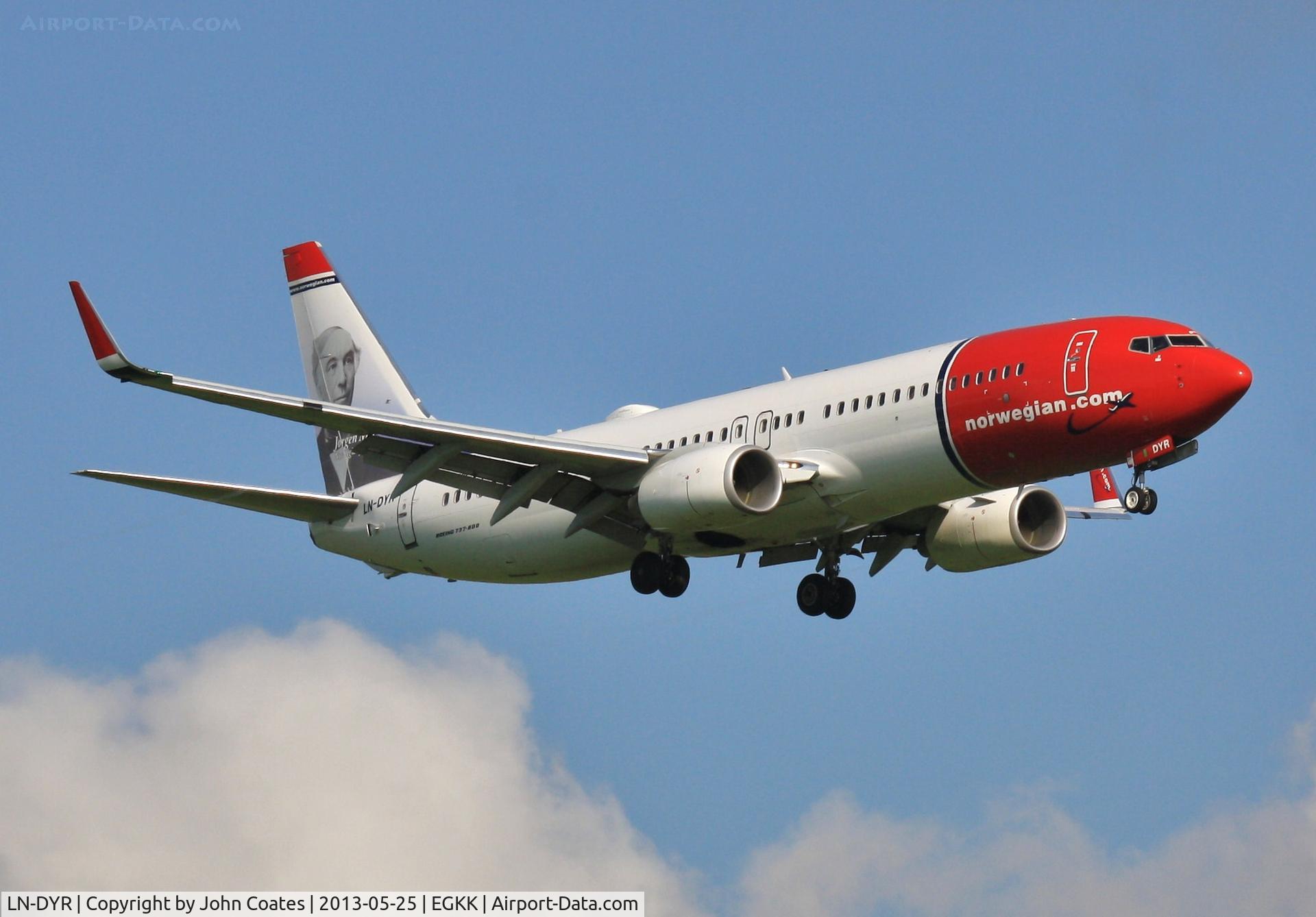 LN-DYR, 2011 Boeing 737-8JP C/N 40870, On approach to 08R