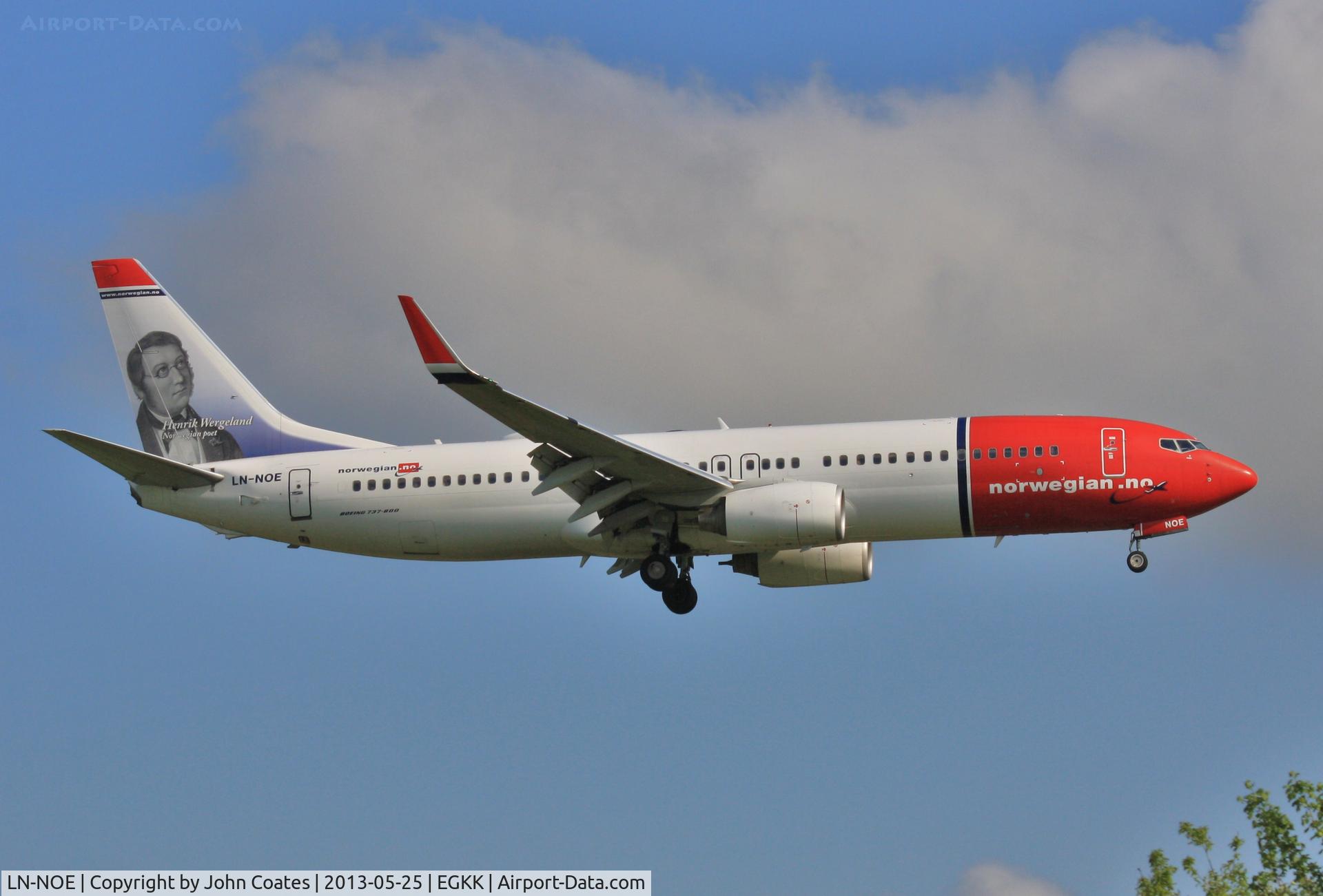 LN-NOE, 2008 Boeing 737-8Q8 C/N 35283, Finals to 08R