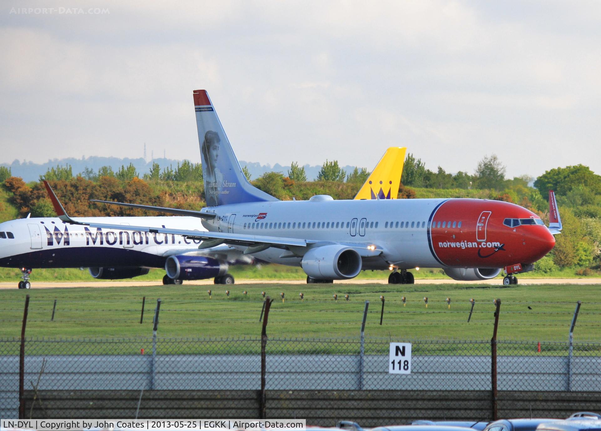 LN-DYL, 2011 Boeing 737-8JP C/N 40867, Taxiing to 08R