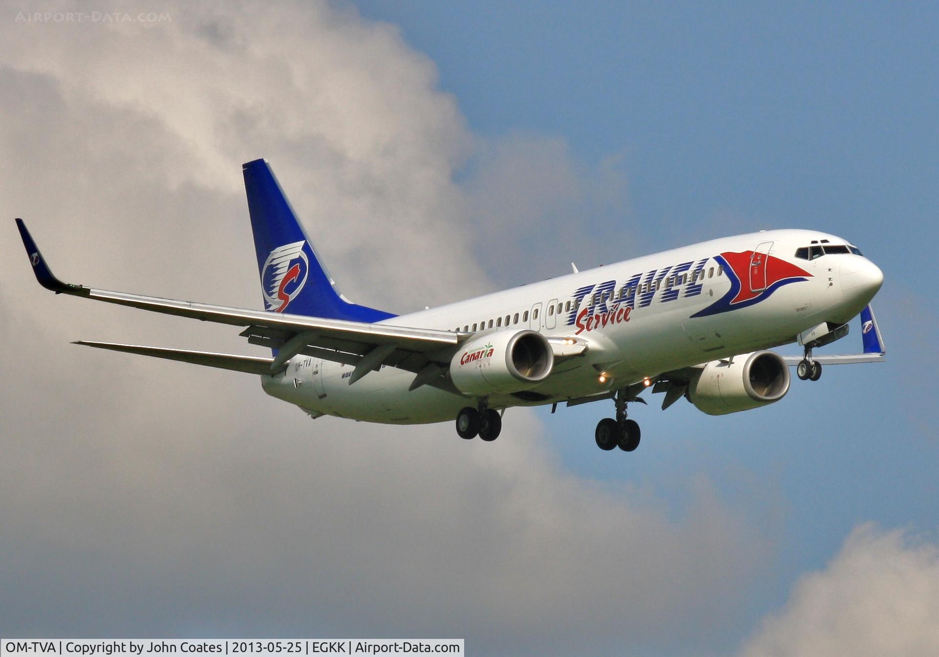 OM-TVA, 2001 Boeing 737-86N C/N 32243, On approach to 08R