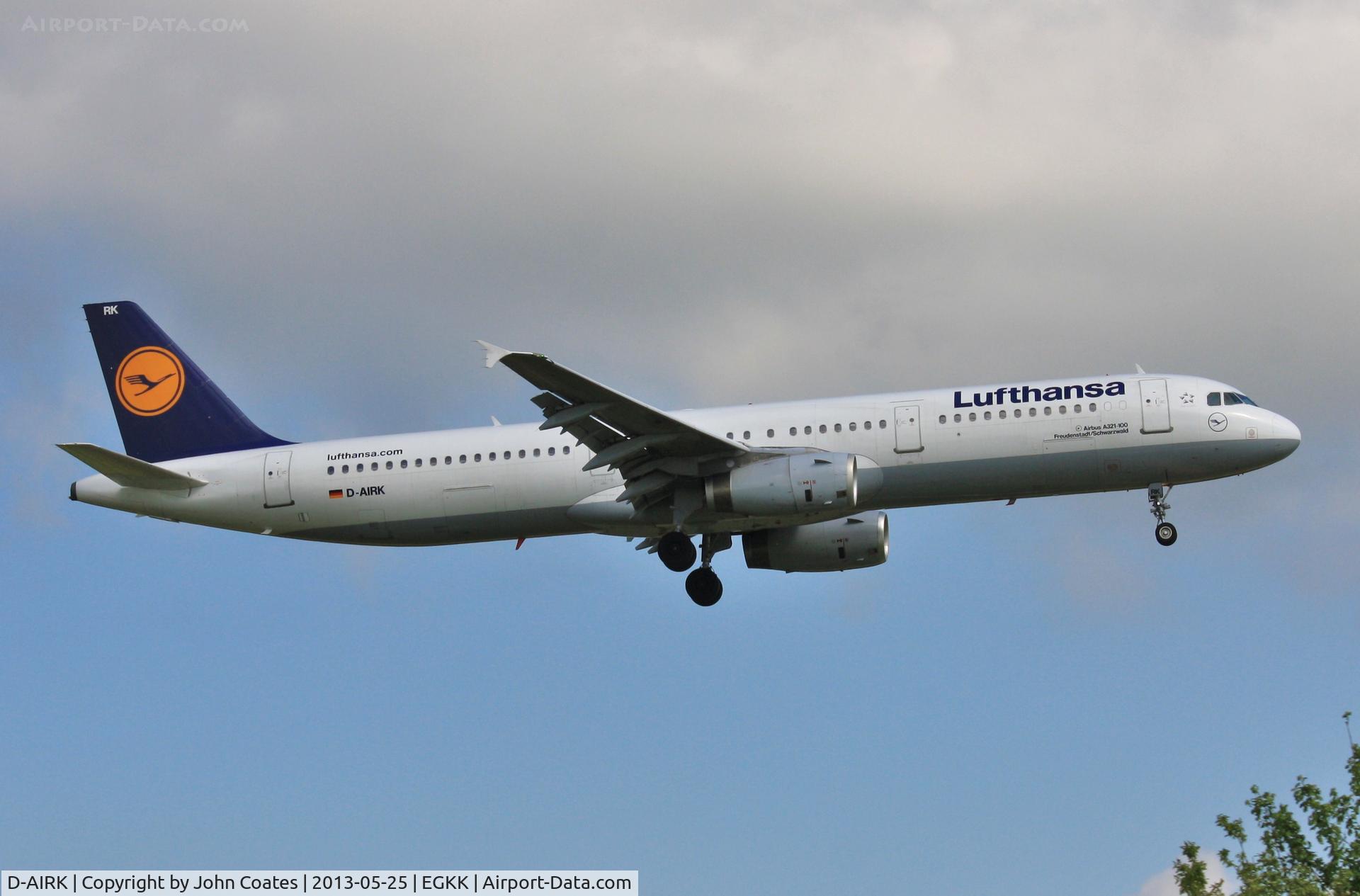 D-AIRK, 1994 Airbus A321-131 C/N 0502, Finals to 08R Munich football charter