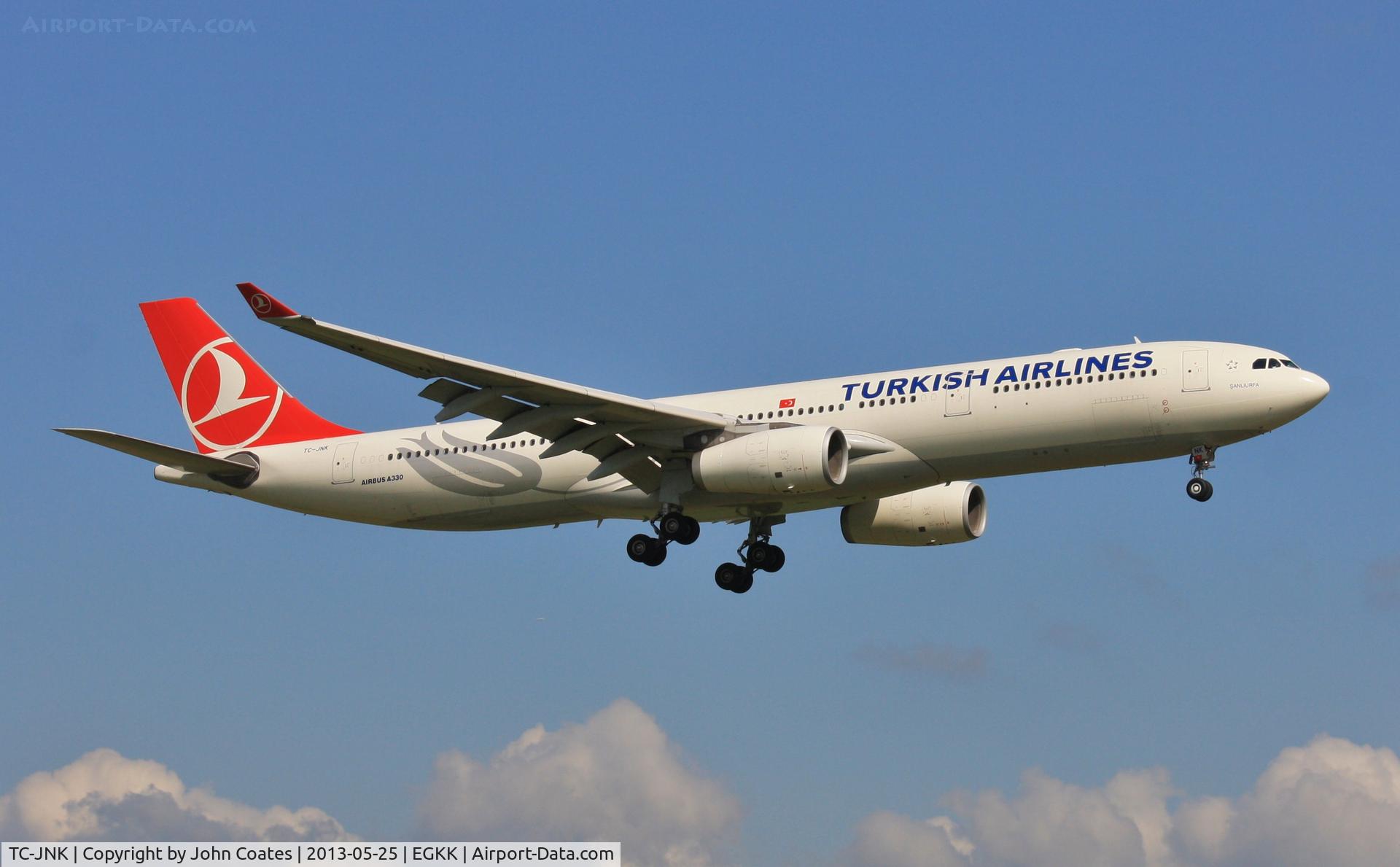 TC-JNK, 2010 Airbus A330-343X C/N 1172, Finals to 08R