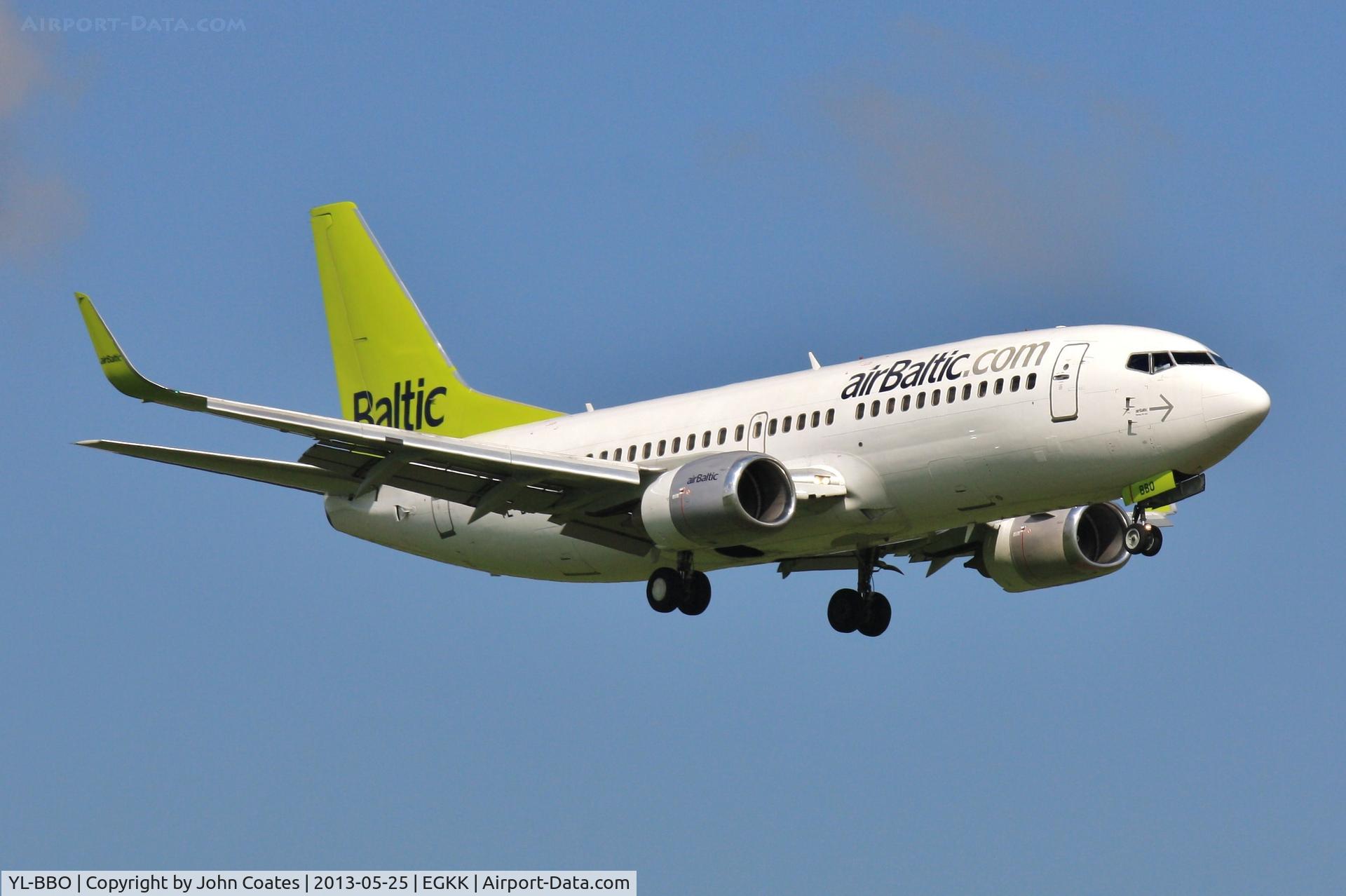 YL-BBO, 1998 Boeing 737-33V C/N 29335, Finals to 08R