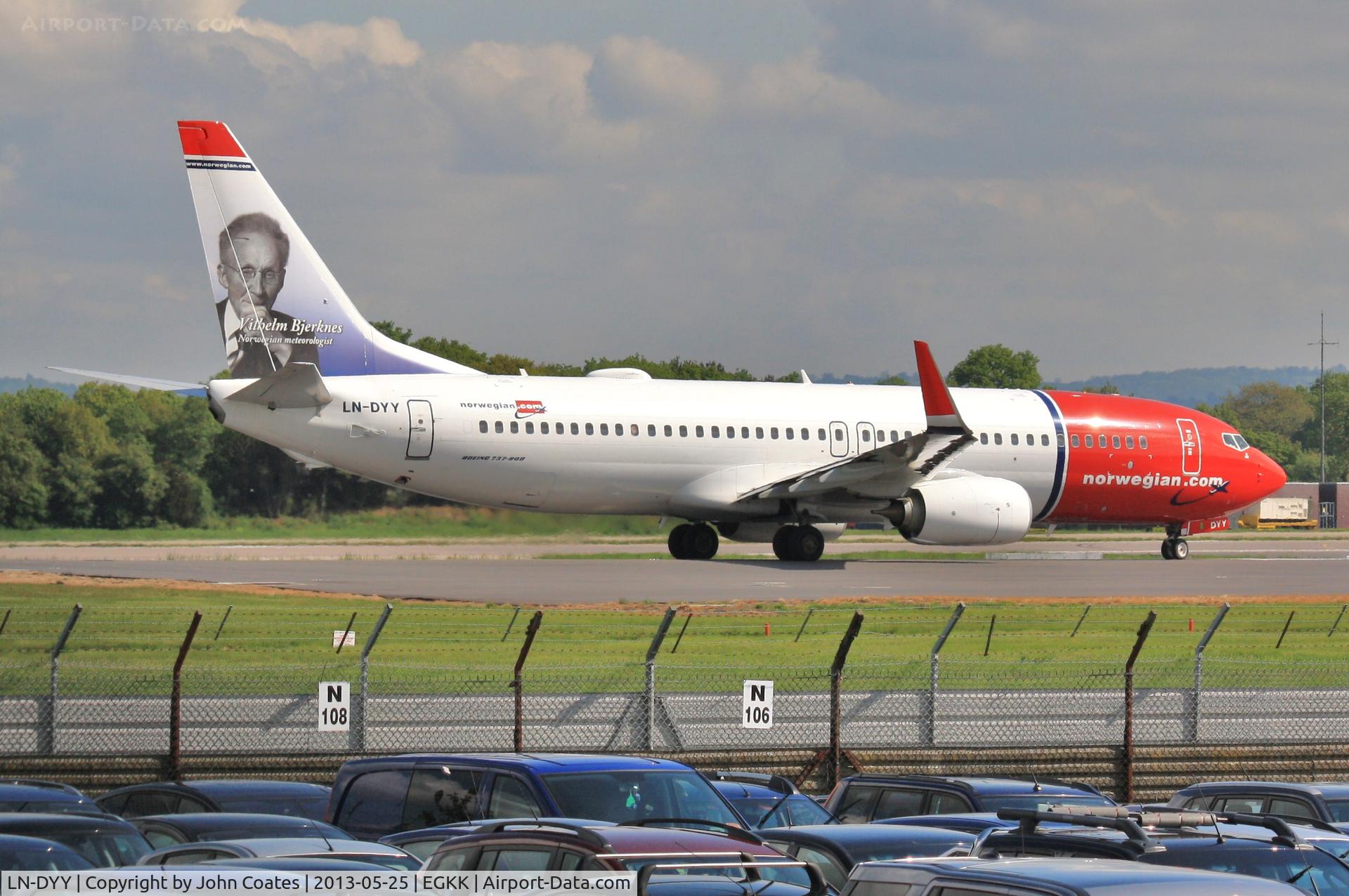 LN-DYY, 2012 Boeing 737-8JP C/N 39012, Departing on 08R