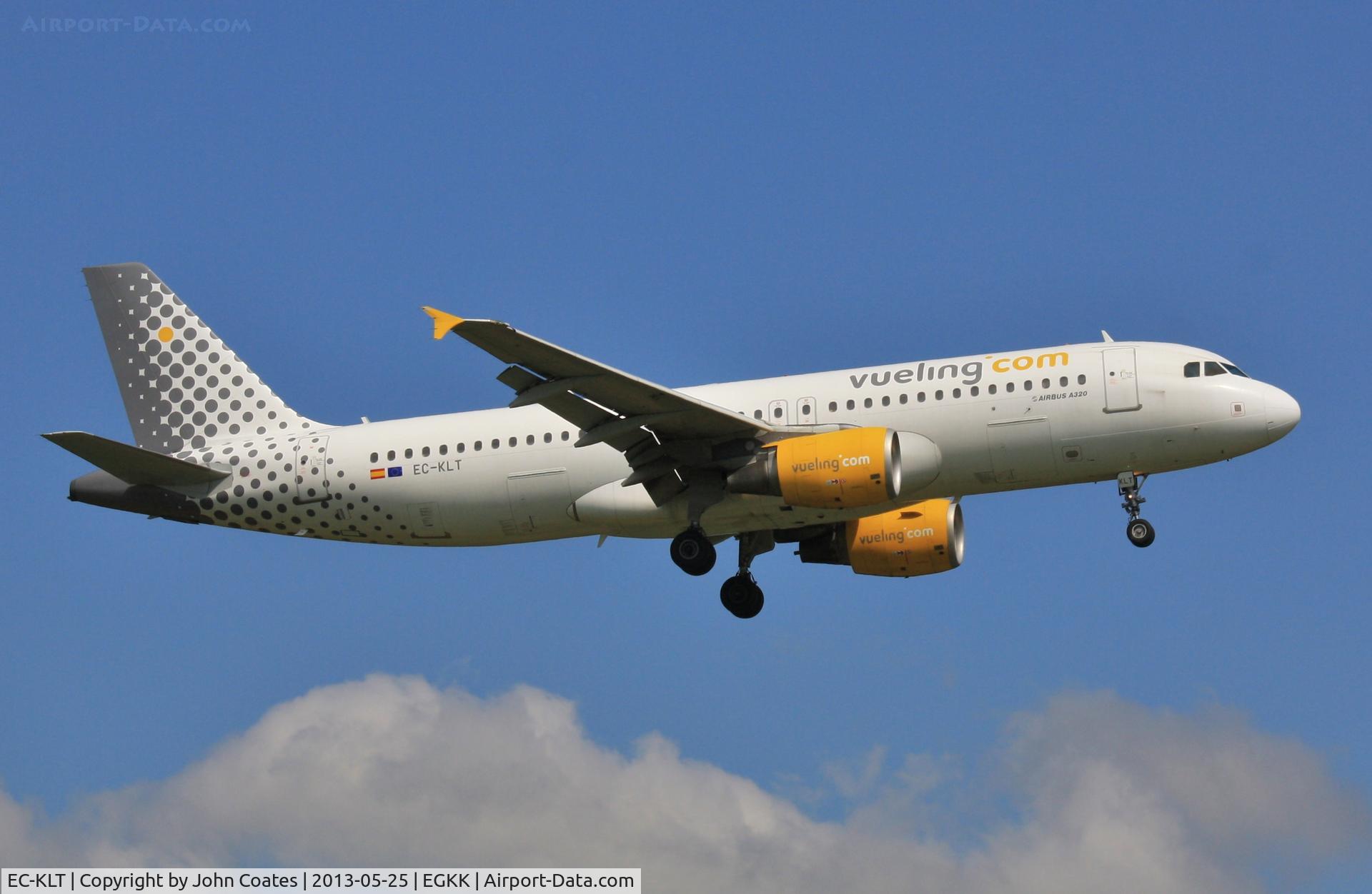 EC-KLT, 2007 Airbus A320-216 C/N 3376, Finals to 08R