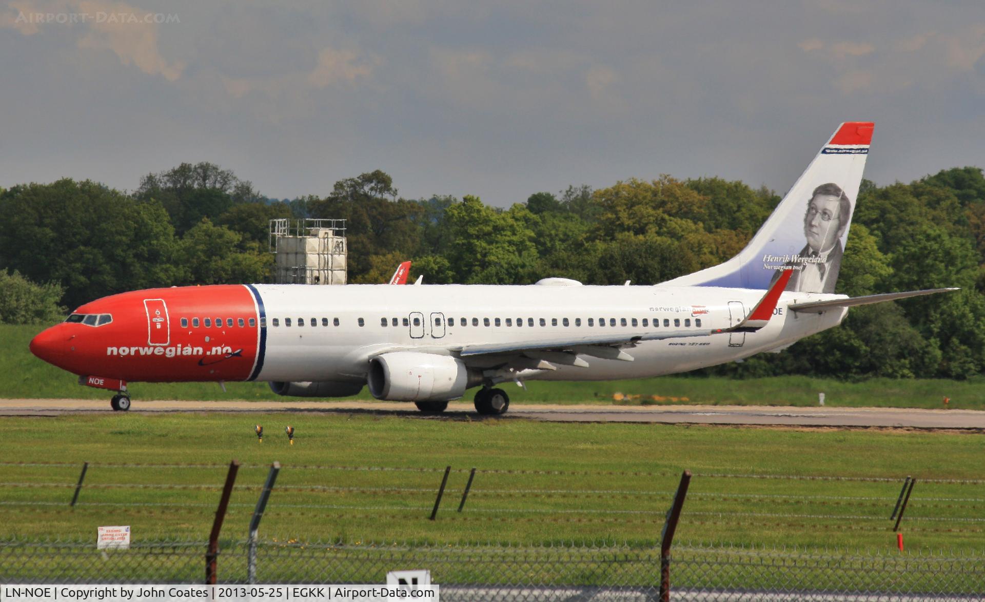 LN-NOE, 2008 Boeing 737-8Q8 C/N 35283, Taxiing to depart 08R