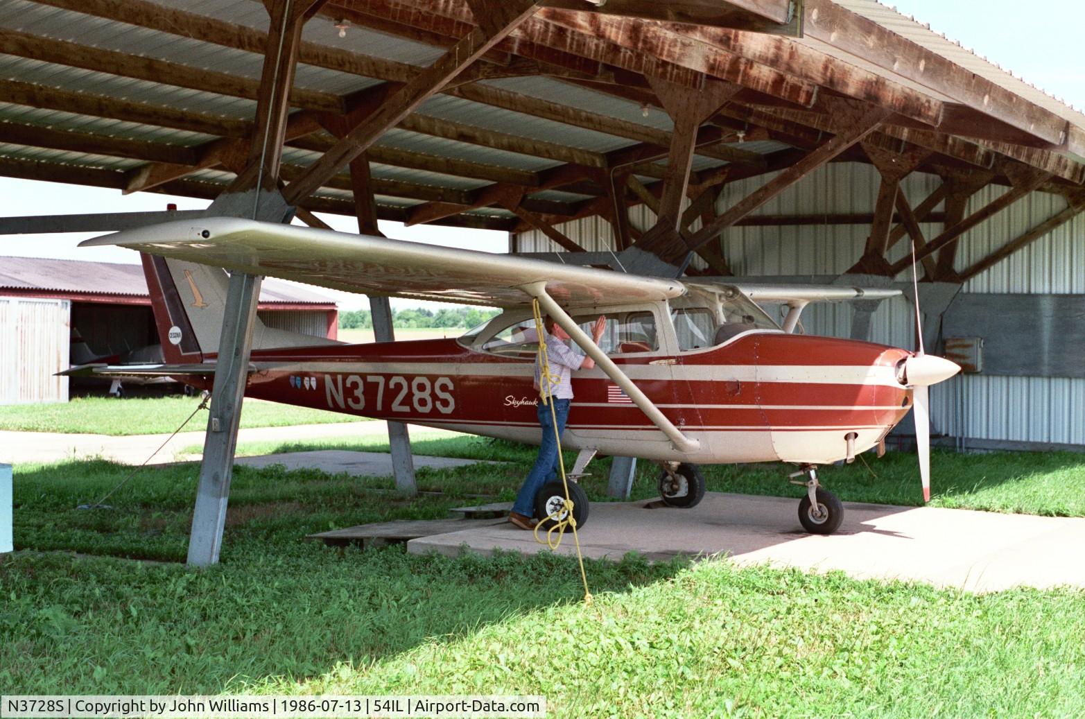 N3728S, 1963 Cessna 172E C/N 17250928, Staunton, IL, summer 1986.