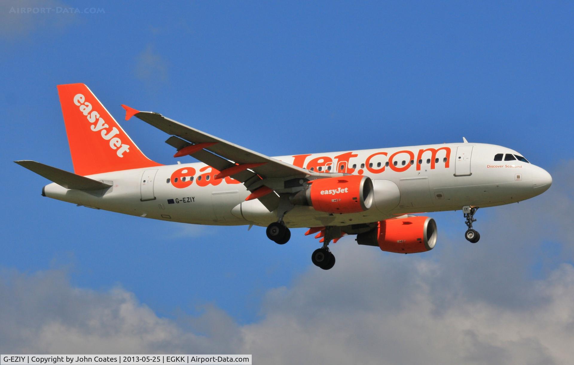 G-EZIY, 2005 Airbus A319-111 C/N 2636, Finals to 08R