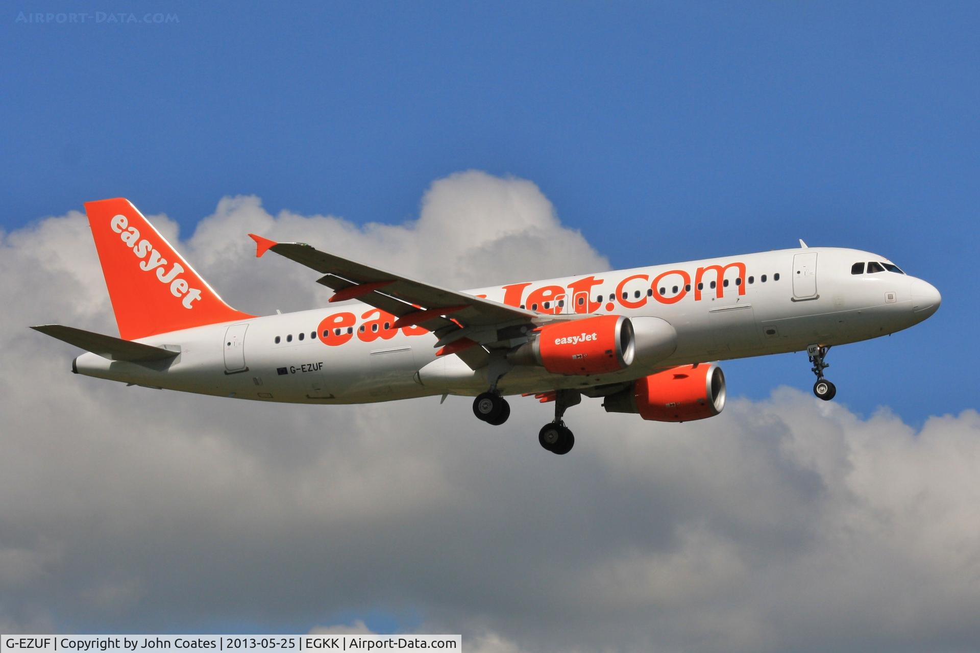 G-EZUF, 2011 Airbus A320-214 C/N 4676, Finals to 08R