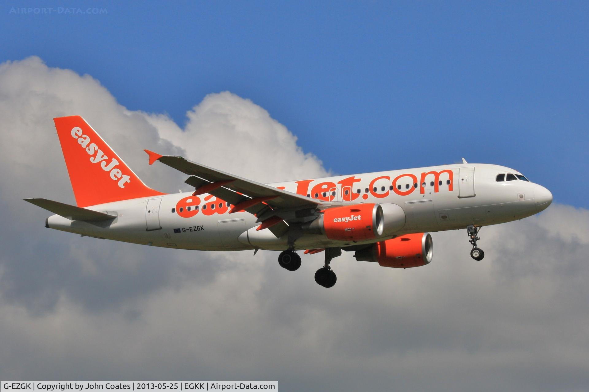 G-EZGK, 2011 Airbus A319-111 C/N 4717, Finals to 08R