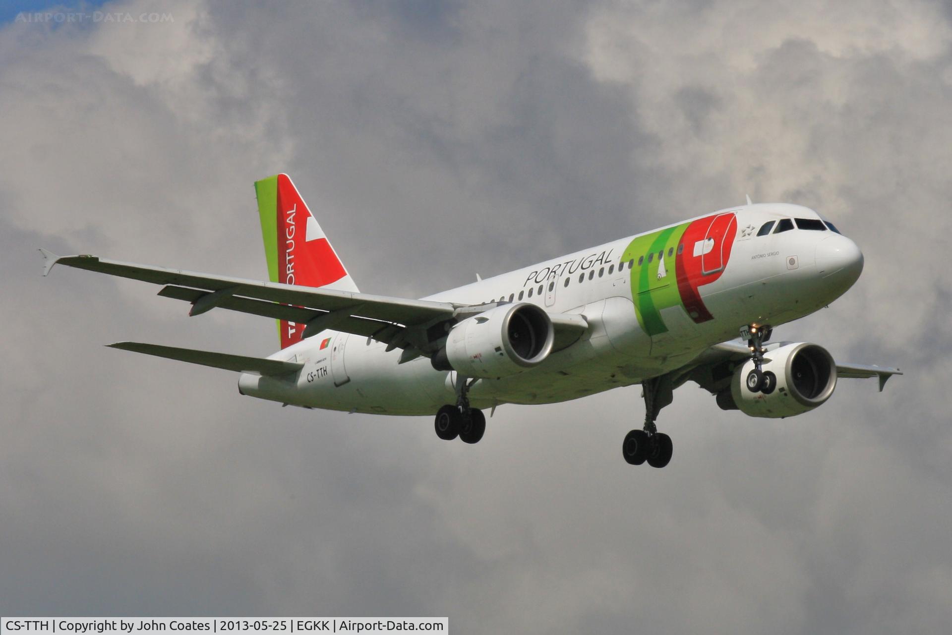 CS-TTH, 1998 Airbus A319-111 C/N 917, On approach to 08R