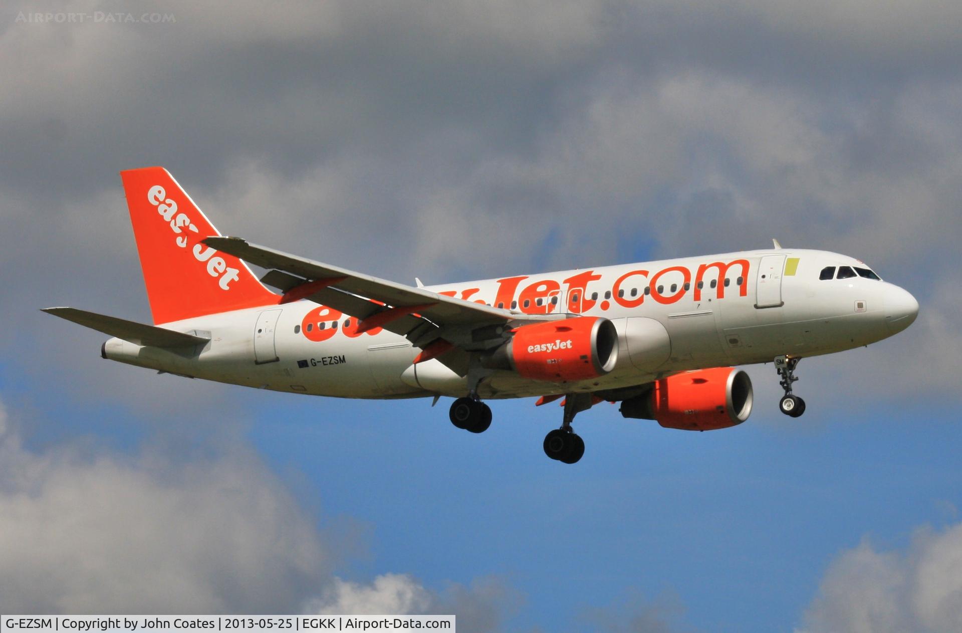 G-EZSM, 2003 Airbus A319-111 C/N 2062, Finals to 08R