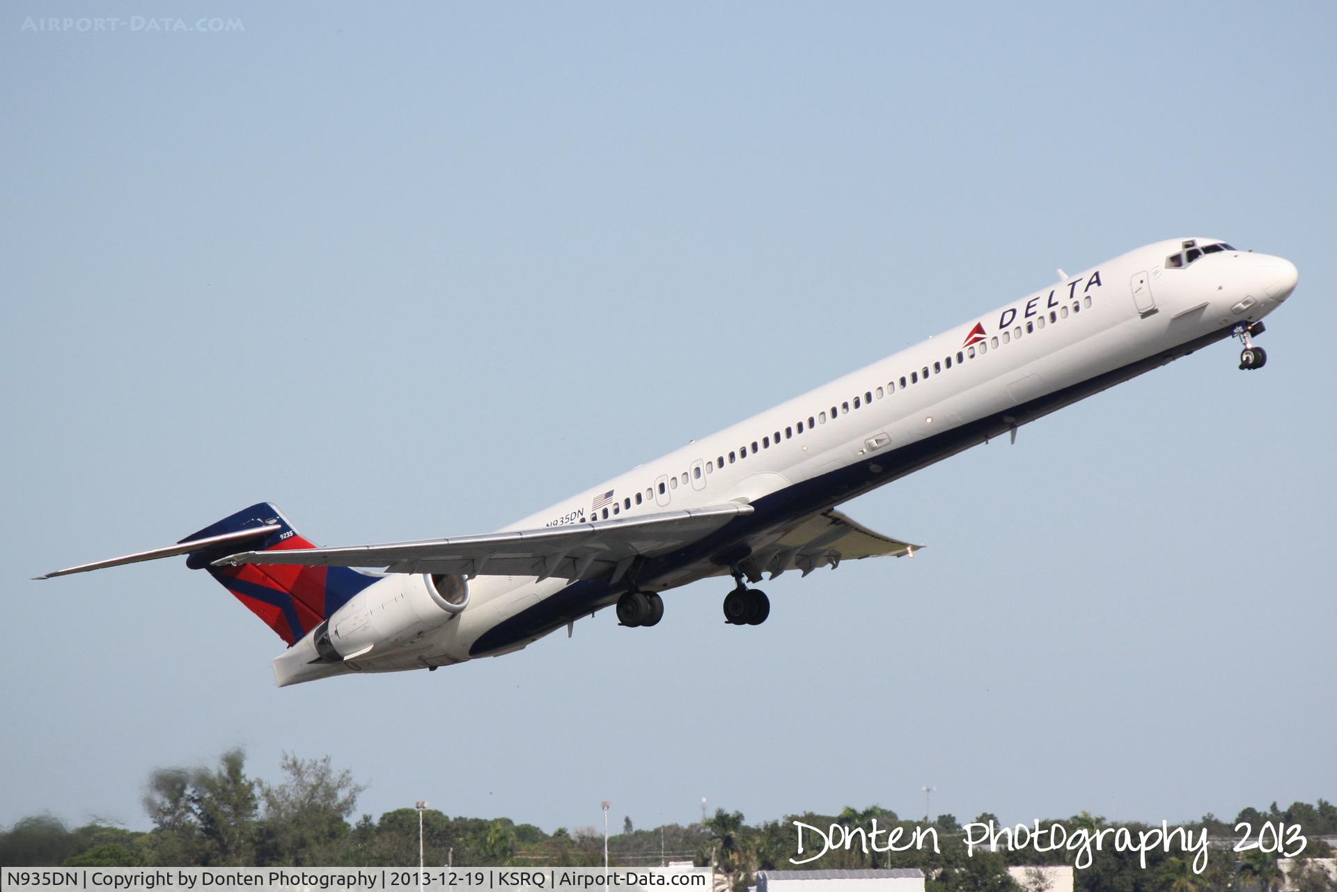 N935DN, 1996 McDonnell Douglas MD-90-30 C/N 53460, Delta Flight 2298 (N935DN) departs Sarasota-Bradenton International Airport enroute to Hartsfield-Jackson Atlanta International Airport