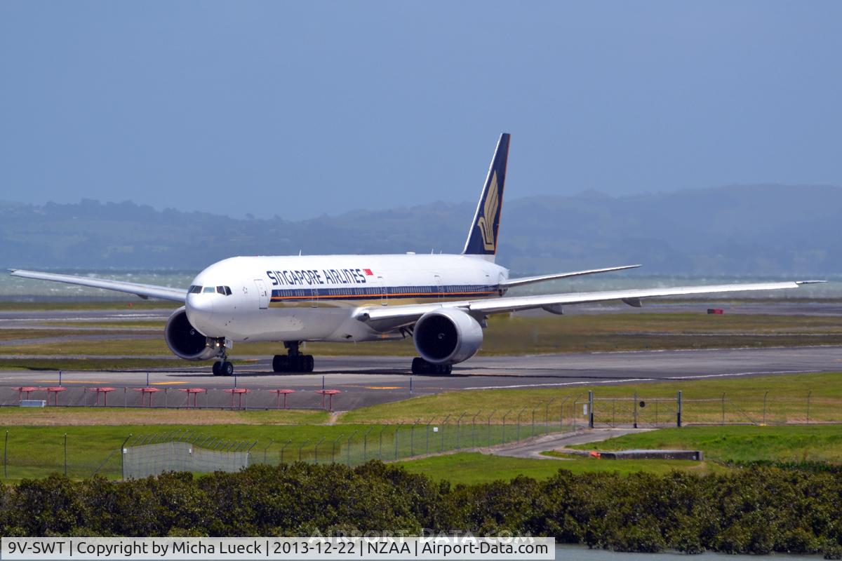 9V-SWT, 2009 Boeing 777-312/ER C/N 34585, At Auckland