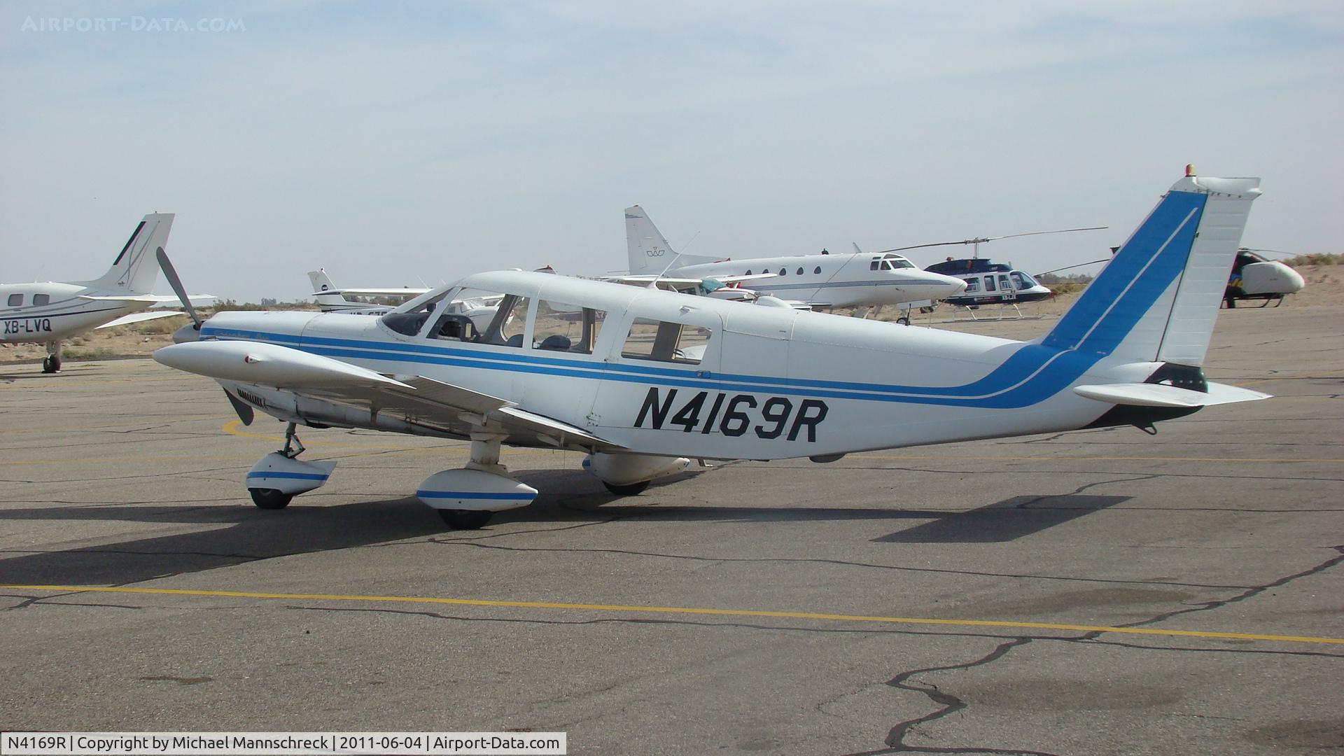 N4169R, 1968 Piper PA-32-300 Cherokee Six C/N 32-40566, Parked in Mexico