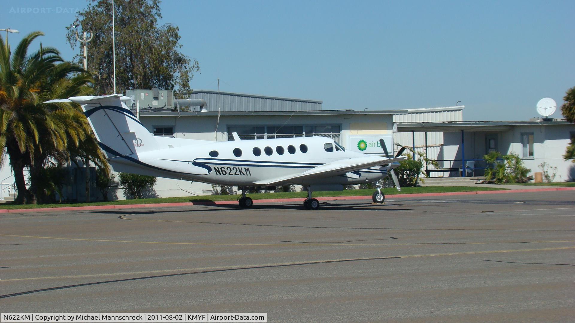 N622KM, 1981 Beech Super King Air 200 C/N BB-491, Parked on Ramp