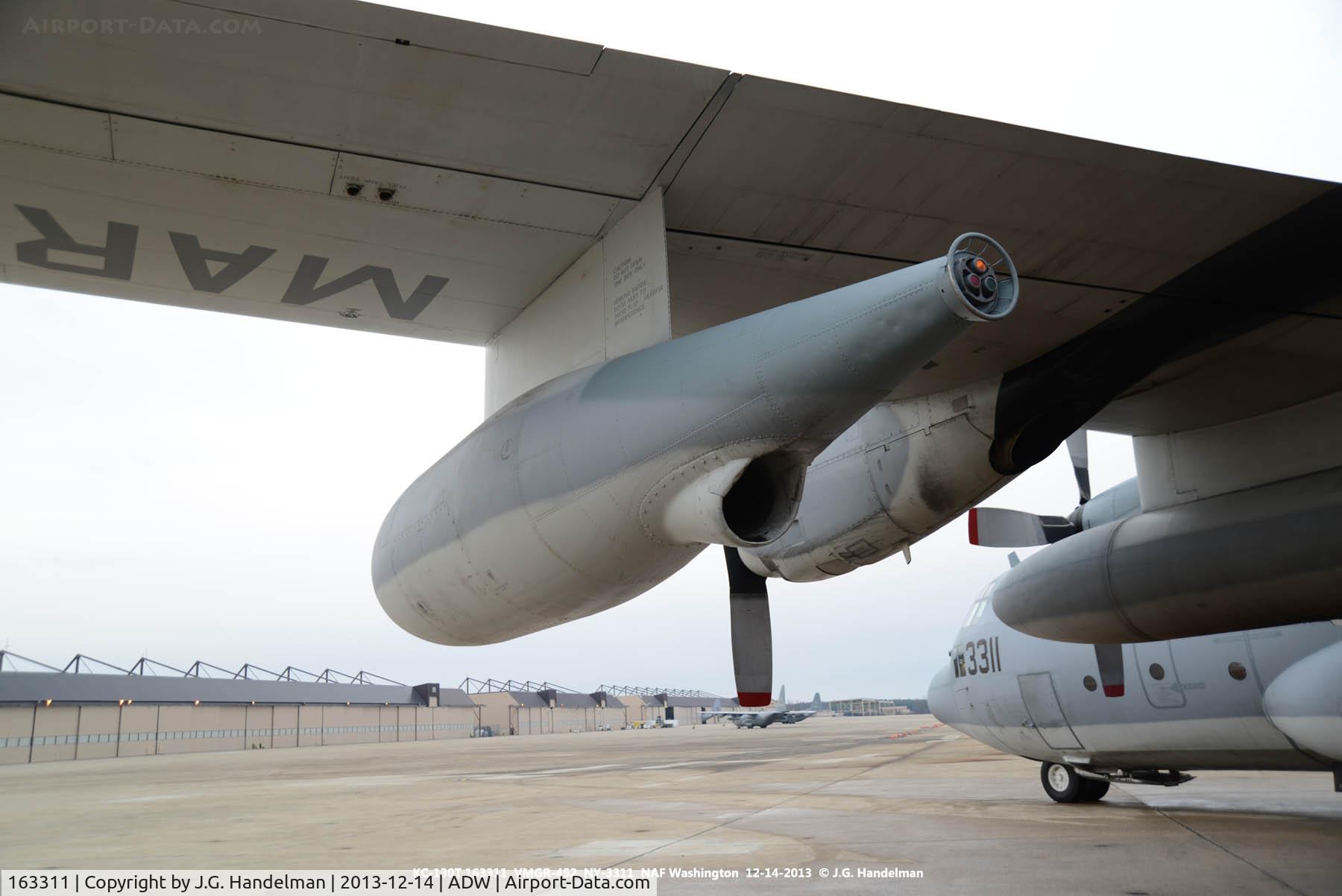 163311, 1986 Lockheed KC-130T Hercules C/N 382-5087, Refueling pod.