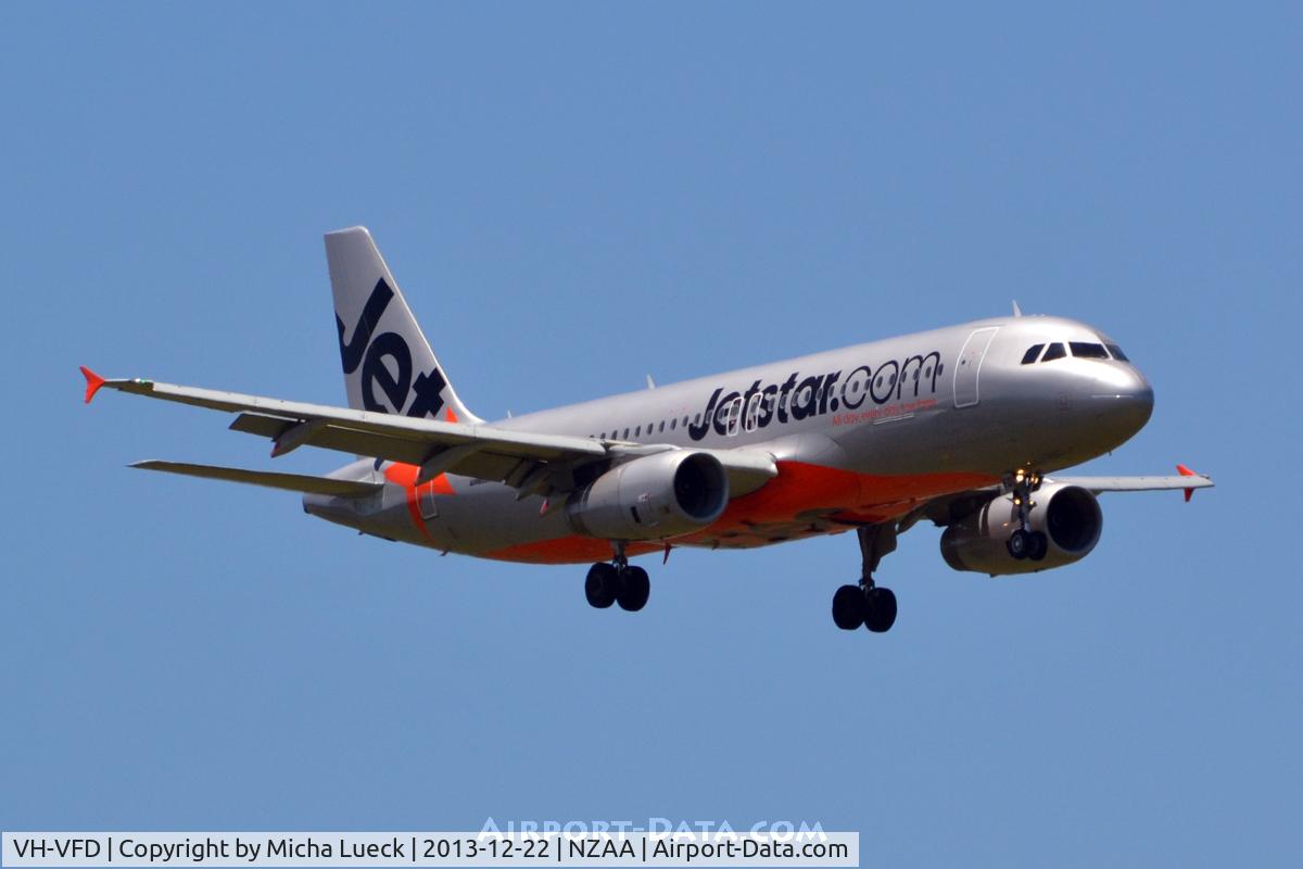 VH-VFD, 2011 Airbus A320-232 C/N 4922, At Auckland