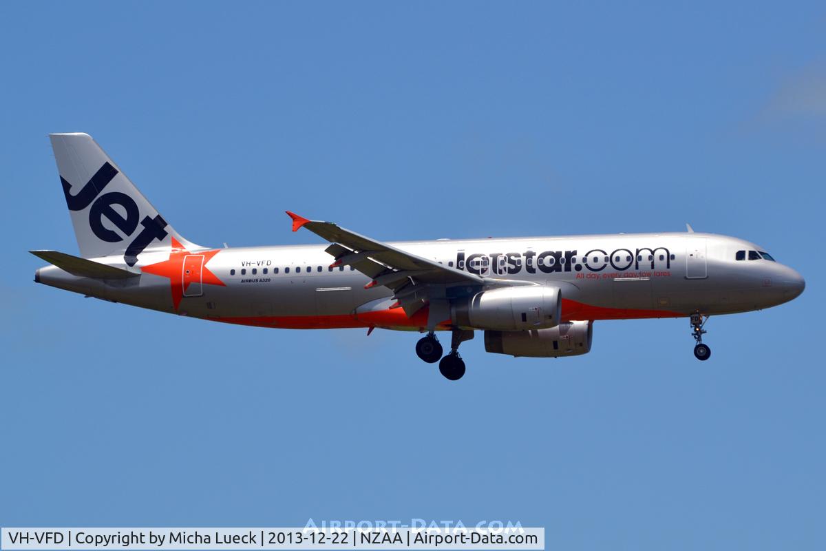 VH-VFD, 2011 Airbus A320-232 C/N 4922, At Auckland