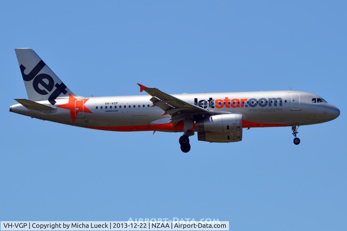 VH-VGP, 2010 Airbus A320-232 C/N 4343, At Auckland