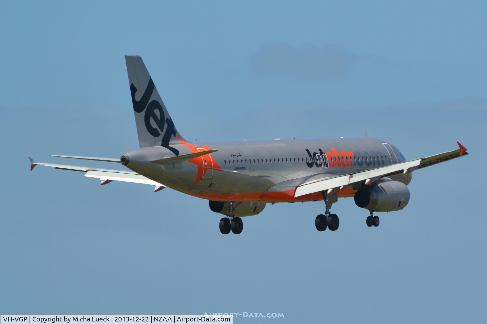 VH-VGP, 2010 Airbus A320-232 C/N 4343, At Auckland