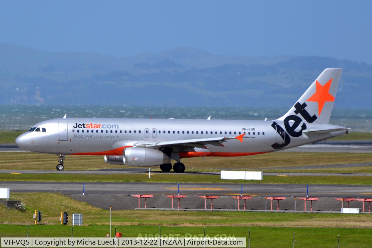 VH-VQS, 2005 Airbus A320-232 C/N 2515, At Auckland