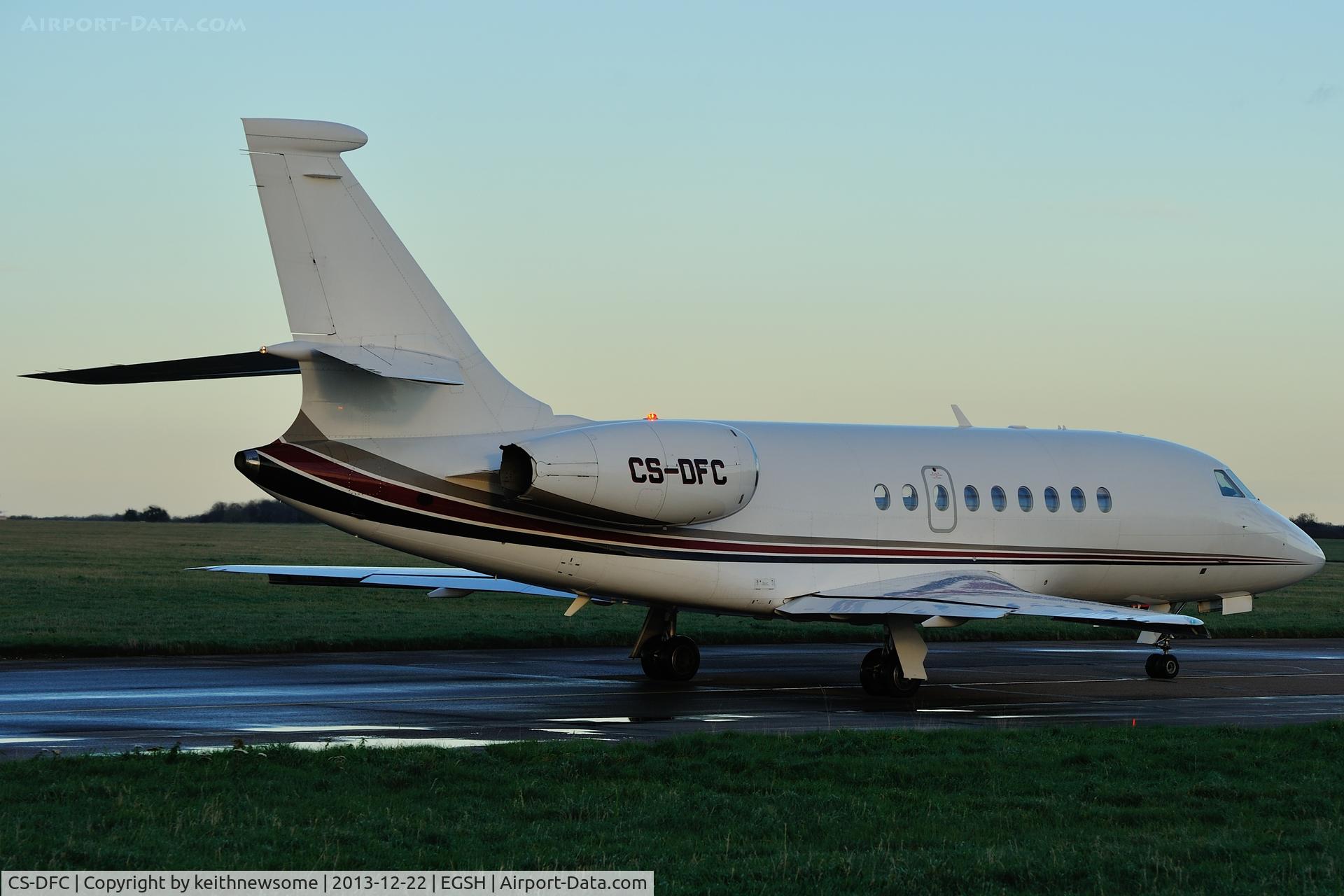 CS-DFC, 2001 Dassault Falcon 2000 C/N 148, Twilight leaving !