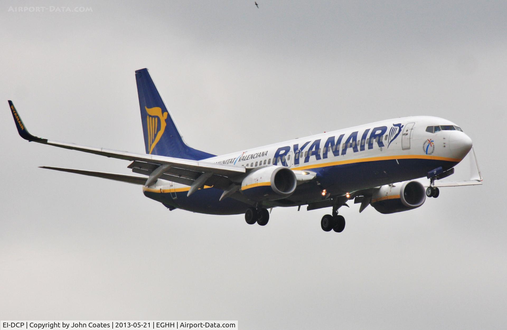 EI-DCP, 2004 Boeing 737-8AS C/N 33810, On approach to 08