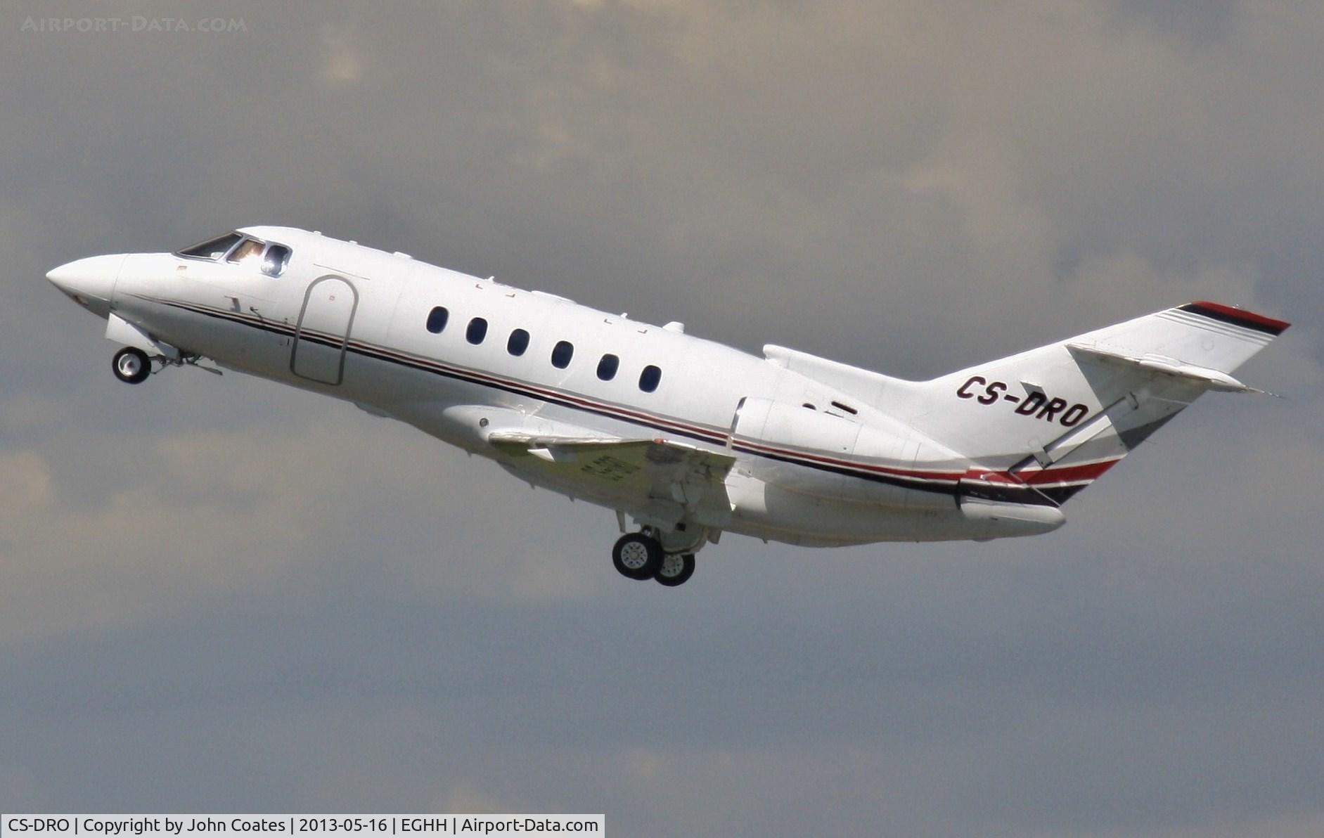 CS-DRO, 2006 Raytheon Hawker 800XP C/N 258775, Climbing away from 26